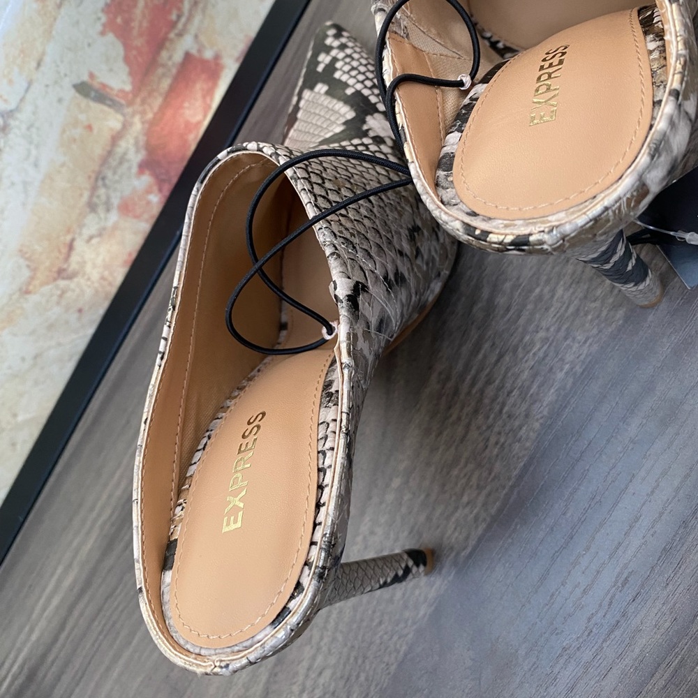 New Women’s Snakeskin Print Pointed Toe Mules - Picture 6 of 10